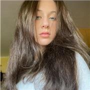 diplomata liceo delle scienze umane e frequentante del corso di laurea di lettere moderne impartisce lezioni di italiano a liceali